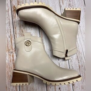 Elegant Cream Ankle leather Boots